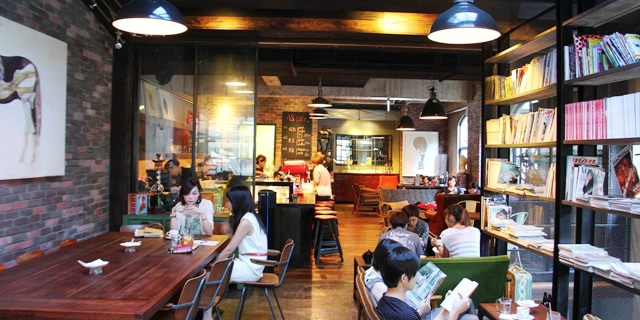 Stylish yet unassuming, the A8 Cafe is a mecca for Taipei's cool gays and celebrities.